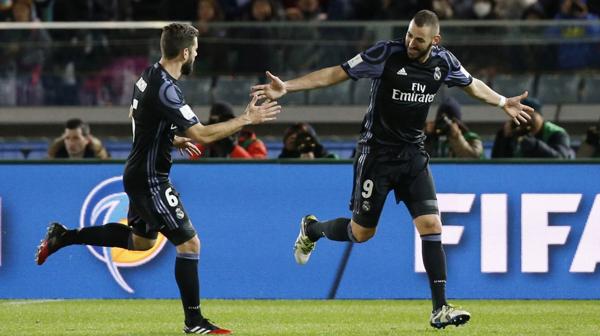 Karim Benzema anotó el primer gol del partido tras un pase de Toni Kroos (Reuters)