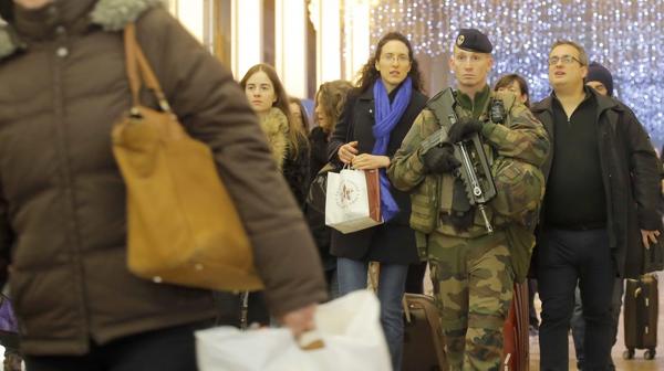 Francia, el país europeo más castigado por el terrorismo en los dos últimos años, moviliza este sábado y domingo, día de Navidad, a al menos 91.000 efectivos (AP)