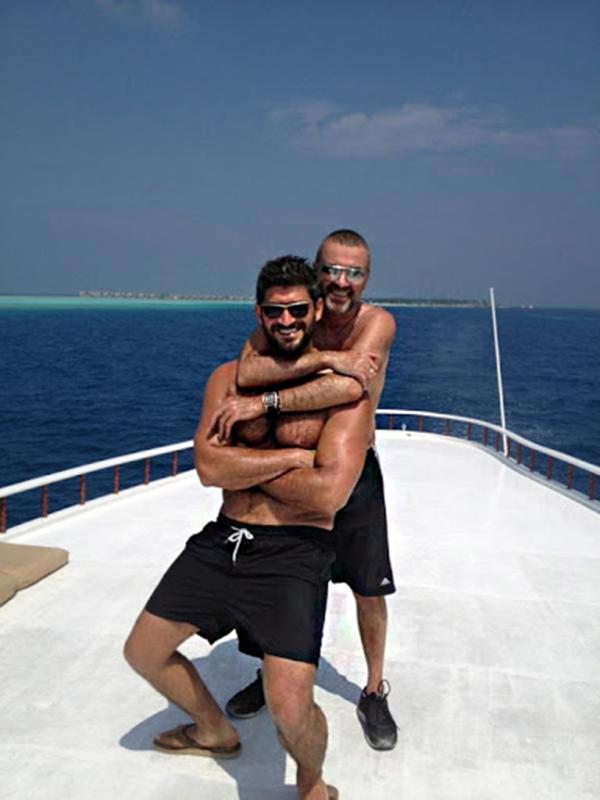 El estilista Fadi Fawaz y George Michael durante unas vacaciones romnticas