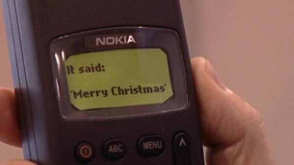 El primer sms decía “Feliz Navidad” y fue enviado hace un cuarto de siglo (ITV.com)