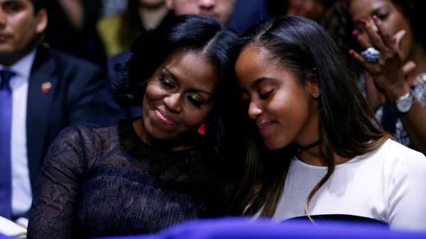 Michelle y su hija Malia (Reuters)