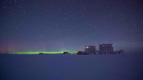 La base Concordia, de noche