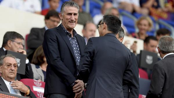 Edgardo Bauza estuvo presente ayer en el Camp Nou viendo a Lionel Messi (AFP)