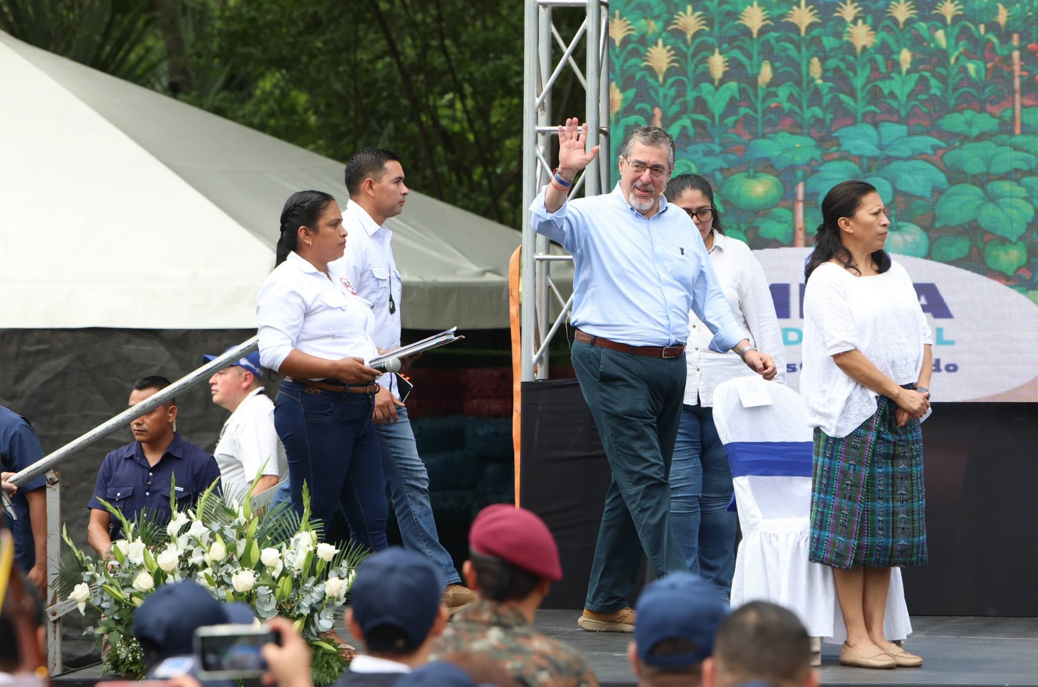 El presidente Bernardo Arévalo declaró al área Ch'ortí de Chiquimula libre de pisos de tierra. (Diario de Centroamerica)