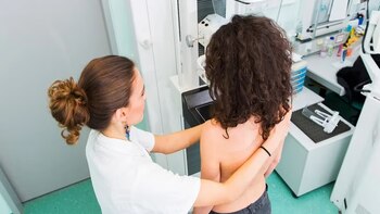 A medida que la mujer