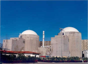 Exterior de la central nuclear