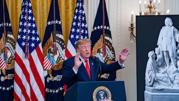 Trump felicita el Día de Colón cargando contra la izquierda por la vandalización de monumentos en años anteriores