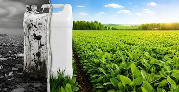 Envase de fitosanitario y campo de soja