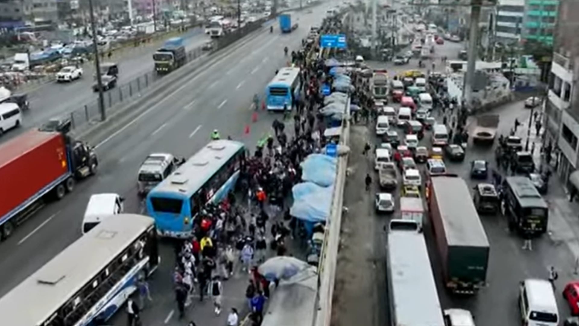 Transportistas exigen al Ejecutivo mayor presupuesto, tecnología y personal especializado para combatir la criminalidad en el sector. (Latina)