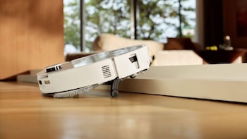 Roborock revoluciona la limpieza en España con Saros 20 Neo: chasis elevable, potencia de 36.000Pa y sistema antienredos