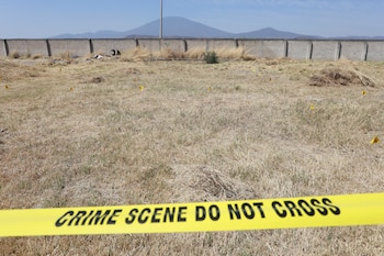 Cinta policial impide el paso