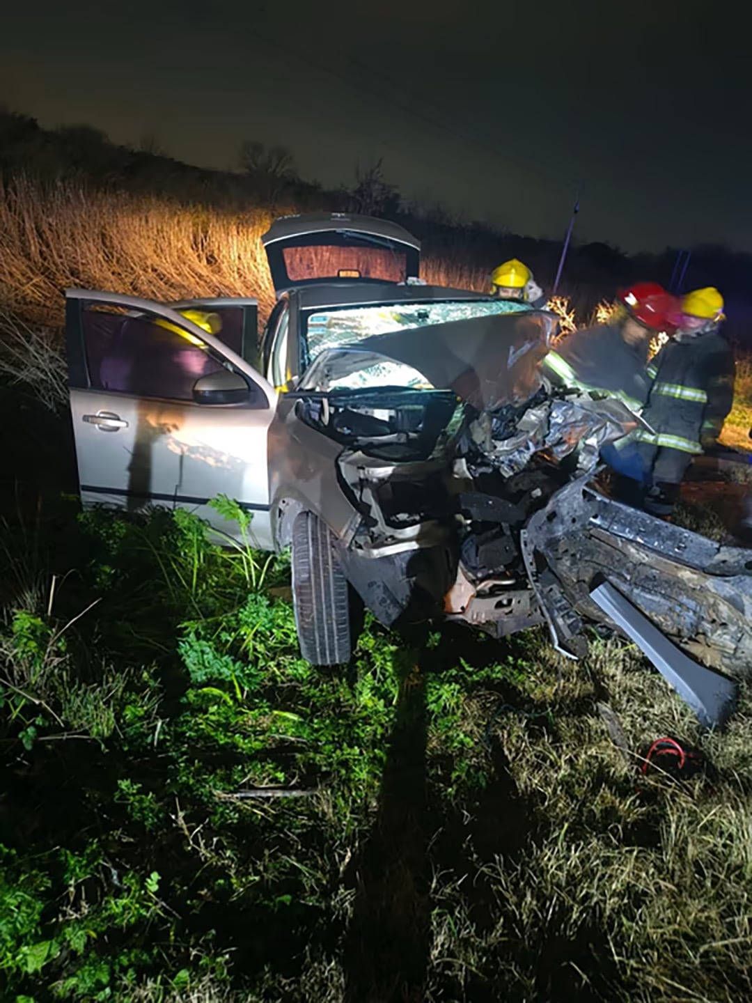 Los ocupantes del Citroën C4, un hombre de 30 años y una mujer de 37, sufrieron lesiones graves y fueron trasladados a los hospitales de Romero y Gonnet