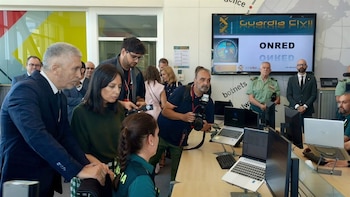 La Guardia Civil recibe casi