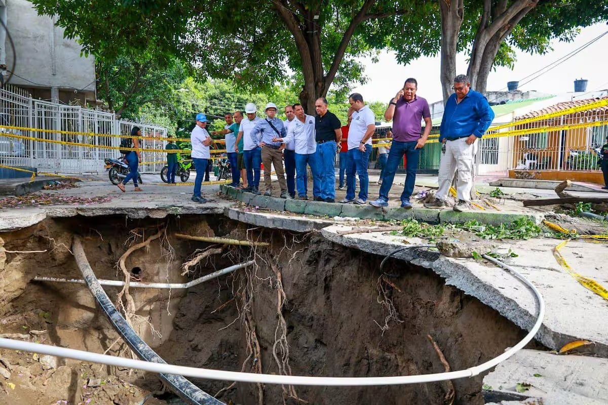 Un hundimiento súbito en el barrio Villa Alejandría, Santa Marta, destruyó parte de una casa y generó escenas de pánico entre los vecinos - crédito SoySamario Noticias / Facebook