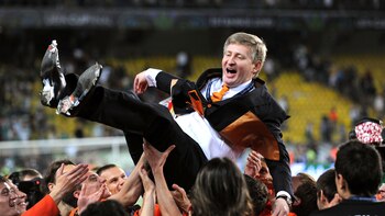 Shakhtar Donetsk owner Rinat Akhmetov gets thrown up in the air as the players celebrate winning the 2009 UEFA Cup Final (Photo by AMA/Corbis via Getty Images)