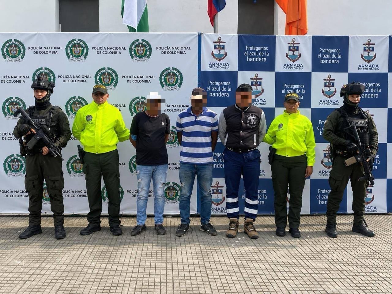 La Fuerza Naval del Pacífico capturó en Medellín, Apartadó y Turbo a cuatro presuntos integrantes de una red que enviaba cocaína a Estados Unidos y Europa - crédito Armada de Colombia