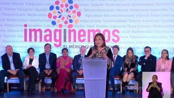 Xóchitl Gálvez presenta a su