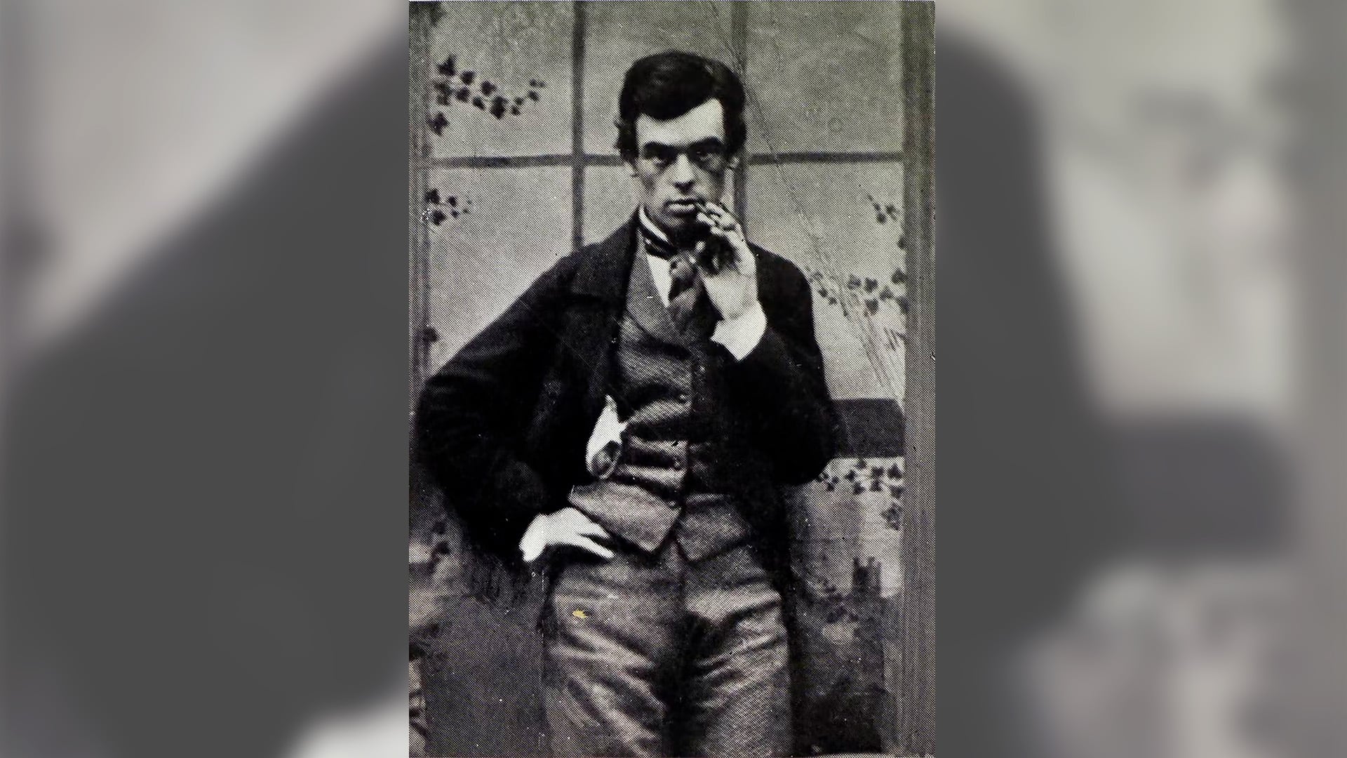 En 1872, un hombre en el Londres victoriano se sentó y escribió que las máquinas acabarían desarrollando conciencia algún día. No era científico. No era ingeniero. Era un novelista llamado Samuel Butler, y el libro se titulaba