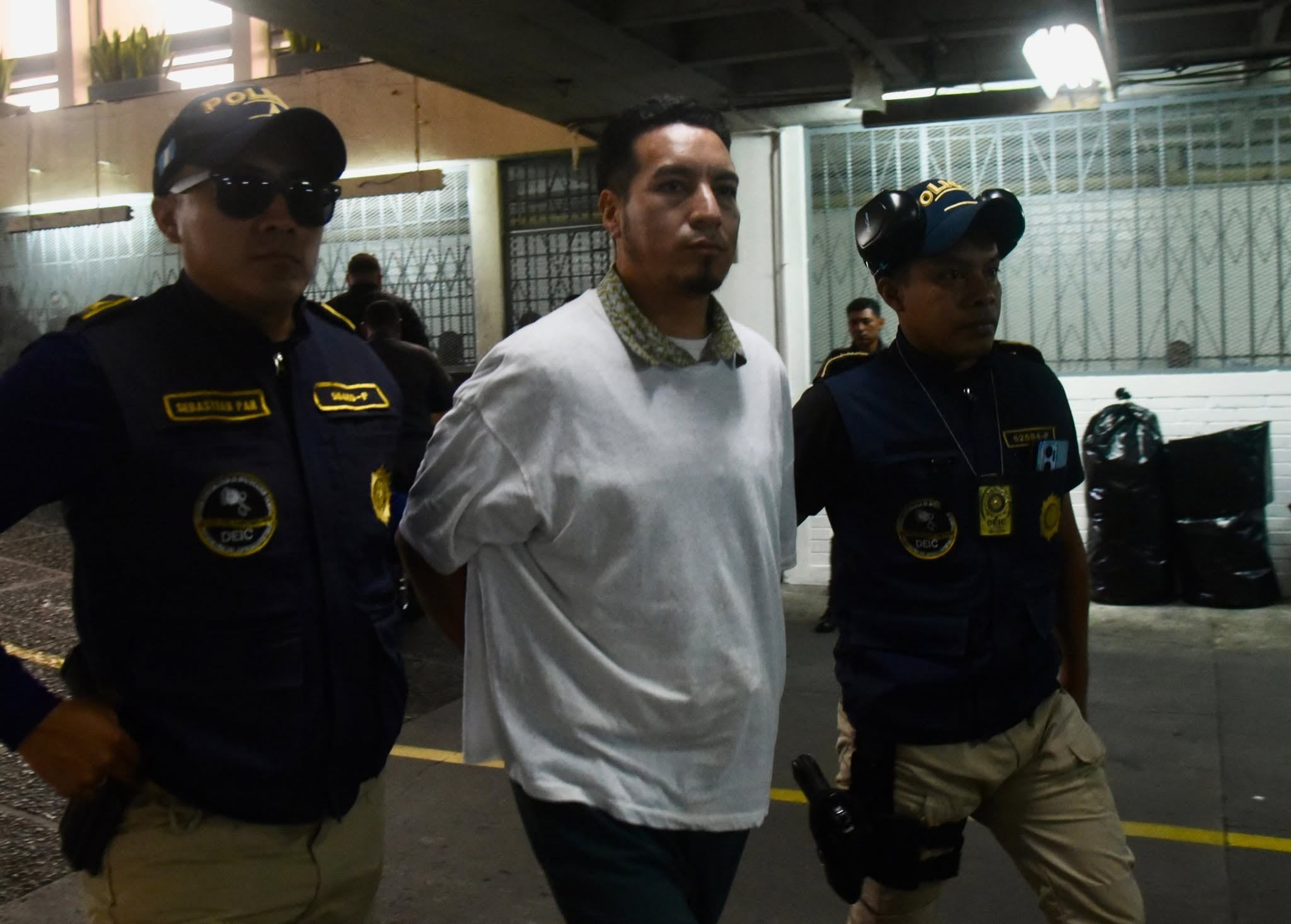 Edy Leonel Vásquez Rabanales fue jefe de la subestación de San Andrés Itzapa, huyó a Estados Unidos y fue capturado en 2024. (PNC de Guatemala)