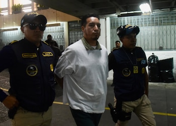 El Tribunal de Mayor Riesgo B declaró culpables a siete exagentes de la Policía Nacional Civil por ejecución extrajudicial.