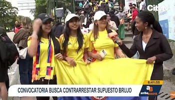 Con la camiseta puesta llegaron las hinchas de la selección Colombia a la entrada del cerro de Monserrate, en Bogotá, para apoyar con oraciones a la selección Colombia - crédito captura de pantalla CityTv/YouTube