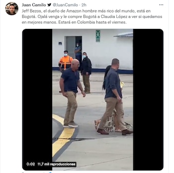 El magnate fue captado en un hangar del aeropuerto ElDorado de Bogotá
FOTO: Captura de pantalla de Twitter (@JuanCamilo)