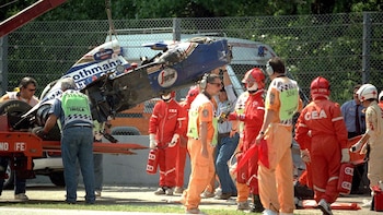 El Williams destruido de Ayrton Senna. El brasileño estaba camino a Bologna, donde moriría minutos después (Shutterstock)