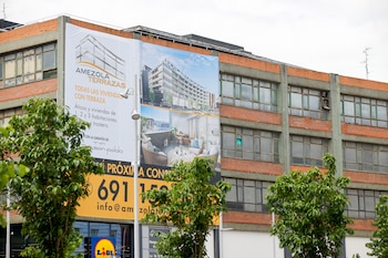 Un anuncio de viviendas en