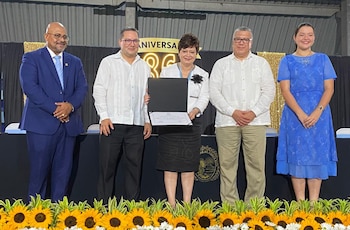 La Comisión Dictaminadora destacó a la magistrada como “un ejemplo de compromiso con la democracia, la igualdad, la participación ciudadana y el fortalecimiento de las instituciones públicas costarricenses”. Crédito: TSE