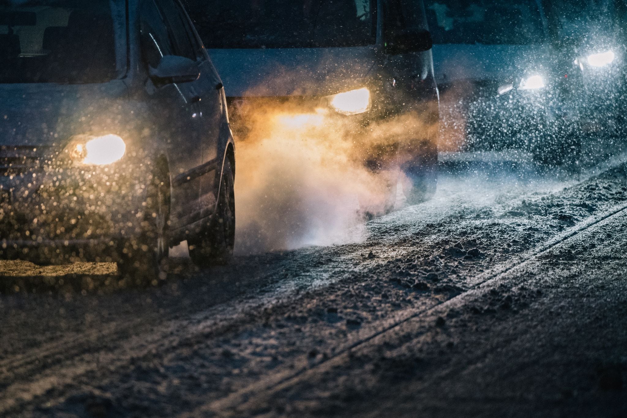 Lo ideal para que la mecánica entre en temperatura a la mañana cuando hace mucho frio es calentar el motor unos minutos y luego iniciar la marcha lenta para calentar la transmisión