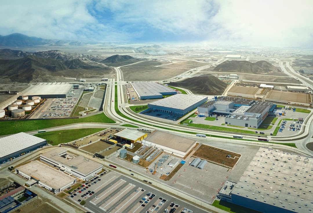 Los espacios industriales están transitando hacia enfoques más completos que incorporan el bienestar de los trabajadores como parte de su desarrollo. Foto: Centenario Macropolis