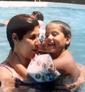 Duki, en su infancia, junto