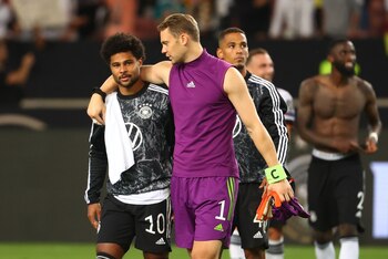 Manuel Neuer no estuvo en el avión que sufrió el aterrizaje forzoso (REUTERS/Kai Pfaffenbach)