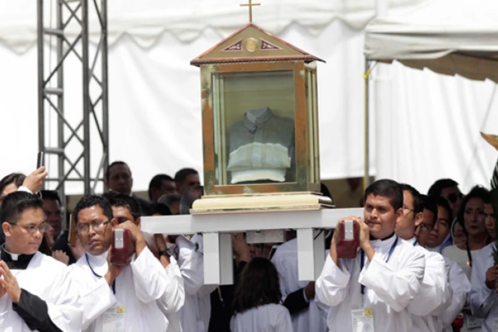 La beatificación de Óscar Romero reunió a más de 300.000 fieles en la Plaza Salvador del Mundo, consolidando un hecho histórico para la Iglesia Católica en El Salvador. Foto: Flickr de Presidencia El Salvador