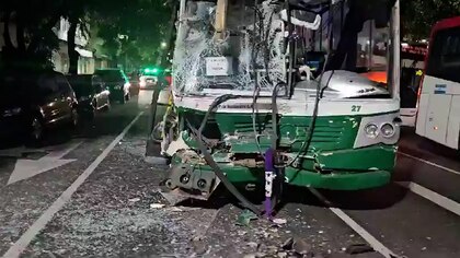 Chocaron dos colectivos en Caballito: hay al menos 17 heridos