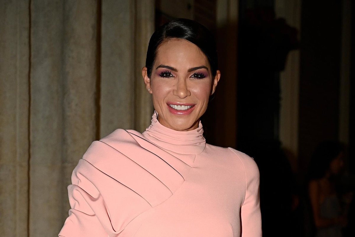 Tamara Gorro recording an emotional Instagram video for her health updates