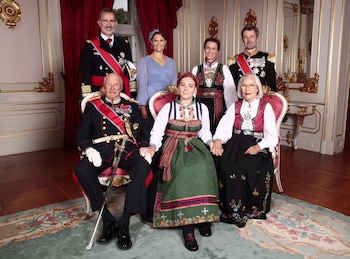 Felipe VI y Victoria de Suecia junto a la familia real noruega y su ahijada, la princesa Ingrid Alexandra (CASA REAL NORUEGA).