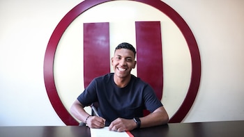 Universitario volvió a prestar a