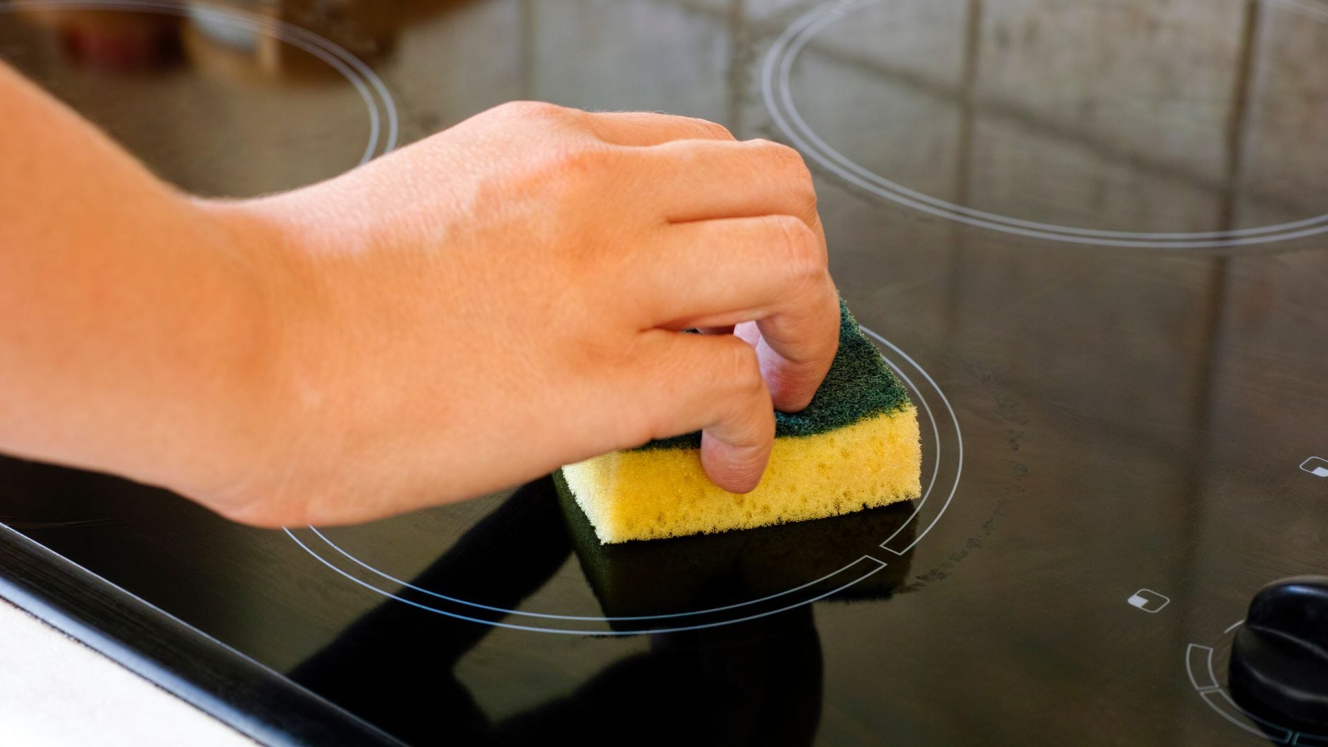 Los mejores trucos para dejar brillante la cocina. (Freepik)