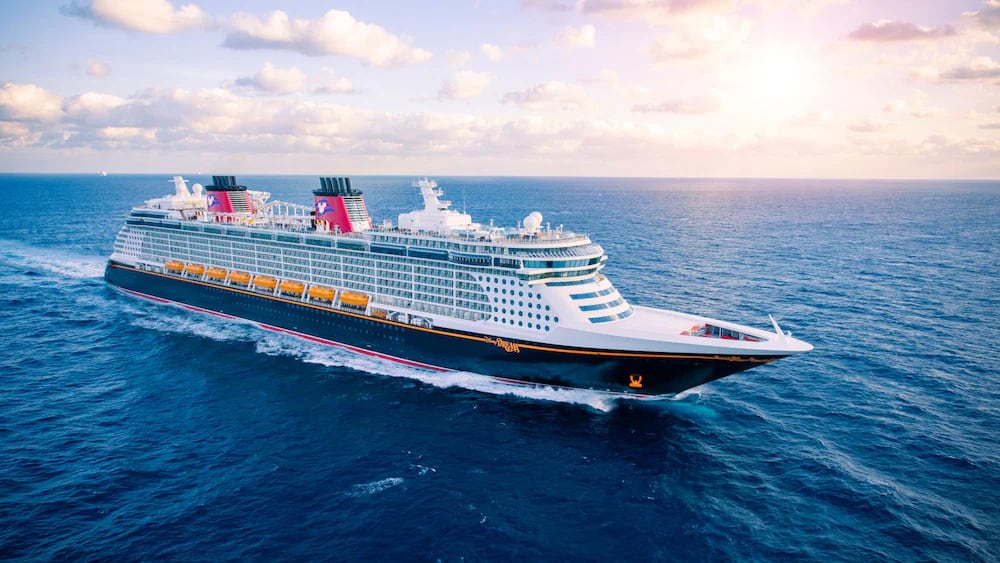 Investigación por presunta intoxicación entre tripulantes en el crucero Disney Dream en Vigo