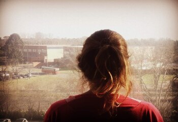 En sala común, el primer