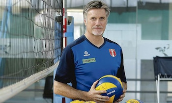Paco Hervás deixou a seleção peruana de vôlei devido aos maus resultados.