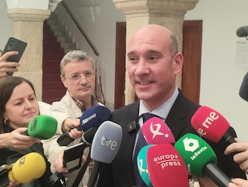 Imagen 2472XLYFDFH65PYQGAABSUJXBM