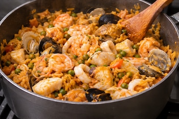Este plato se puede acompañar con limón, aguacate y patacones para un almuerzo especial - crédito VisualesIA