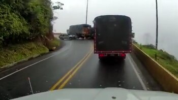 La increible imprudencia de un camionero que produjo un accidente en Antioquia