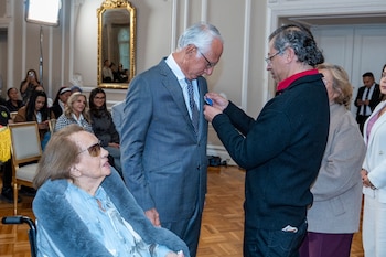 Petro entregó la Cruz de Boyacá al ministro de Salud, Guillermo Alfonso Jaramillo - crédito Presidencia