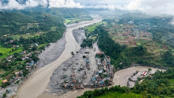 Las impactantes fotos del GLOF en Nepal y el Tíbet