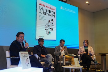 Axel Kicillof presenta su nuevo libro "De Smith a Keynes"