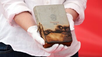 Ejemplar de la novela Amok,