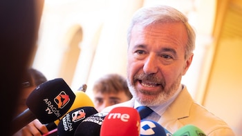 Azcón: "No puede ser que los socialistas en general permitan que se degrade la imagen de nuestro país"